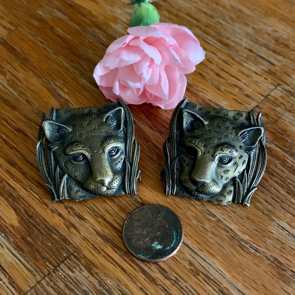 JJ Jonette 1986 Signed Leopard Post Back Earrings